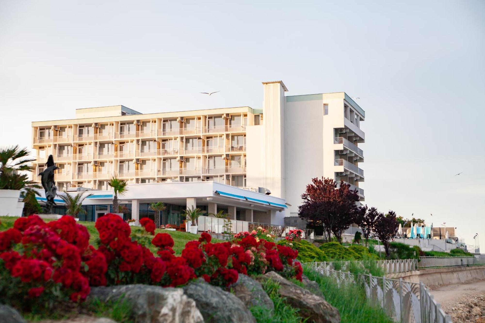 Hotel Carmen Azzuro Venus Bagian luar foto